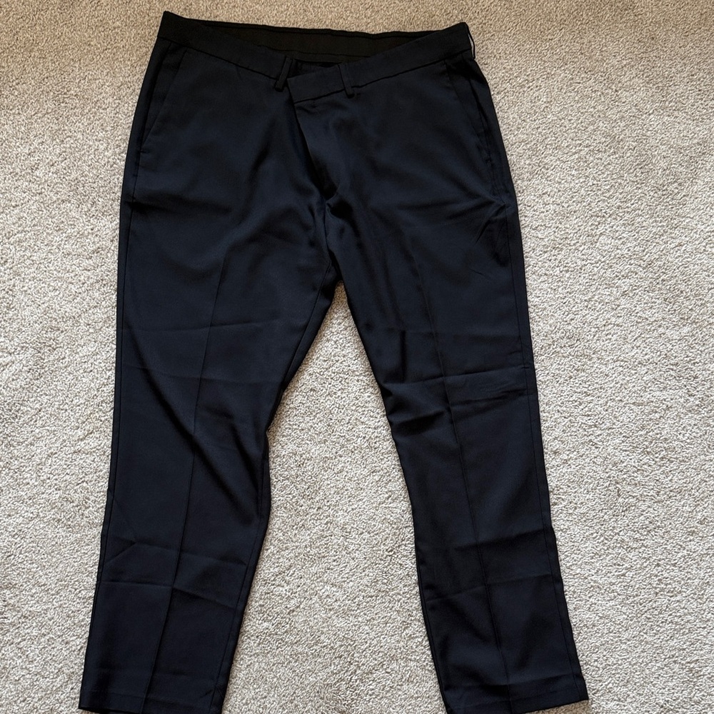 Haggar Men's Sleek Black Dress Pants